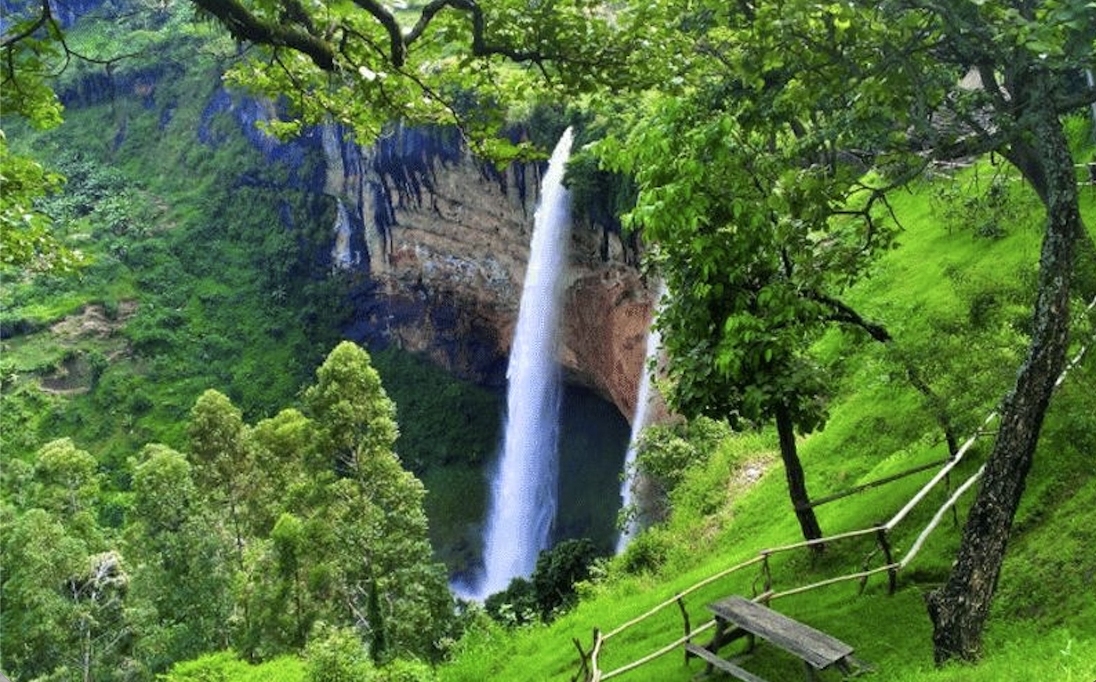 Kitagwenda Mpanga Waterfalls 